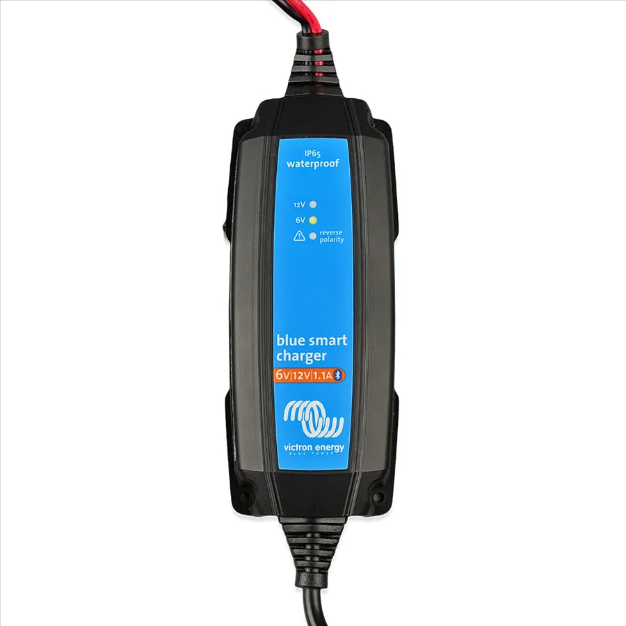 Chytrá nabíječka baterií BlueSmart 6V/12V - 1,1A IP65+DC konektor