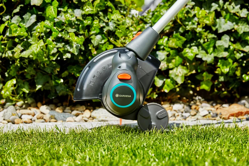 Sekačka strunová AKU GARDENA ComfortCut Li-18/23