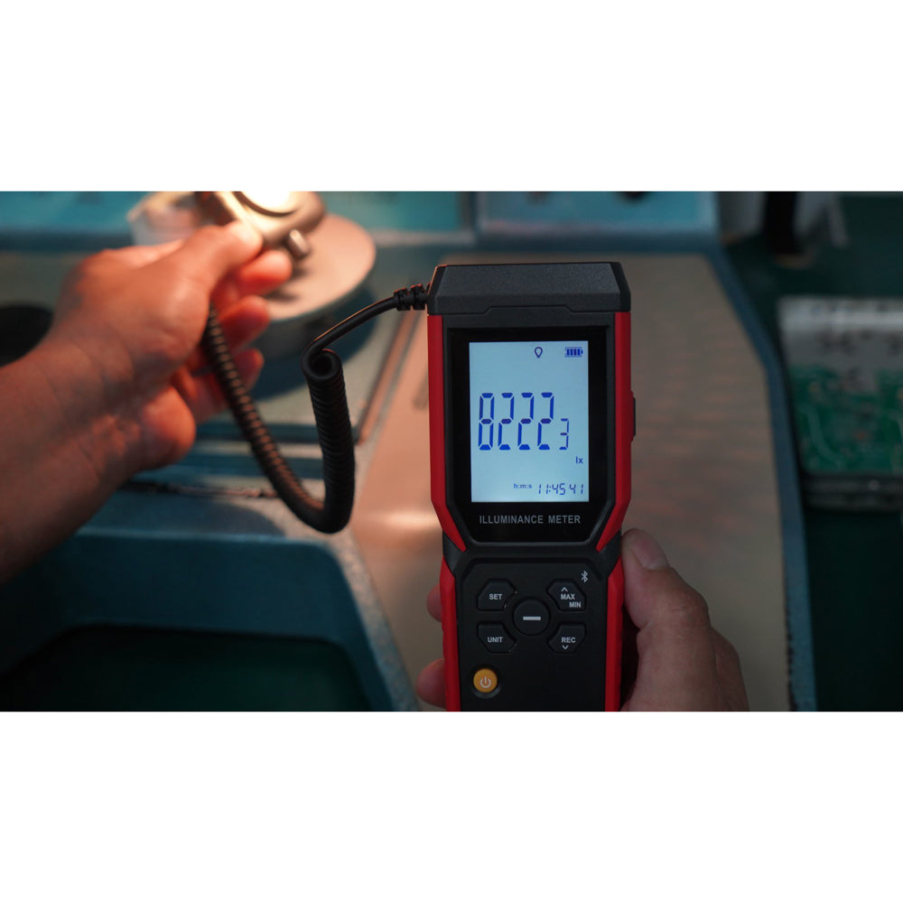 Luxmetr UNI-T UT381A