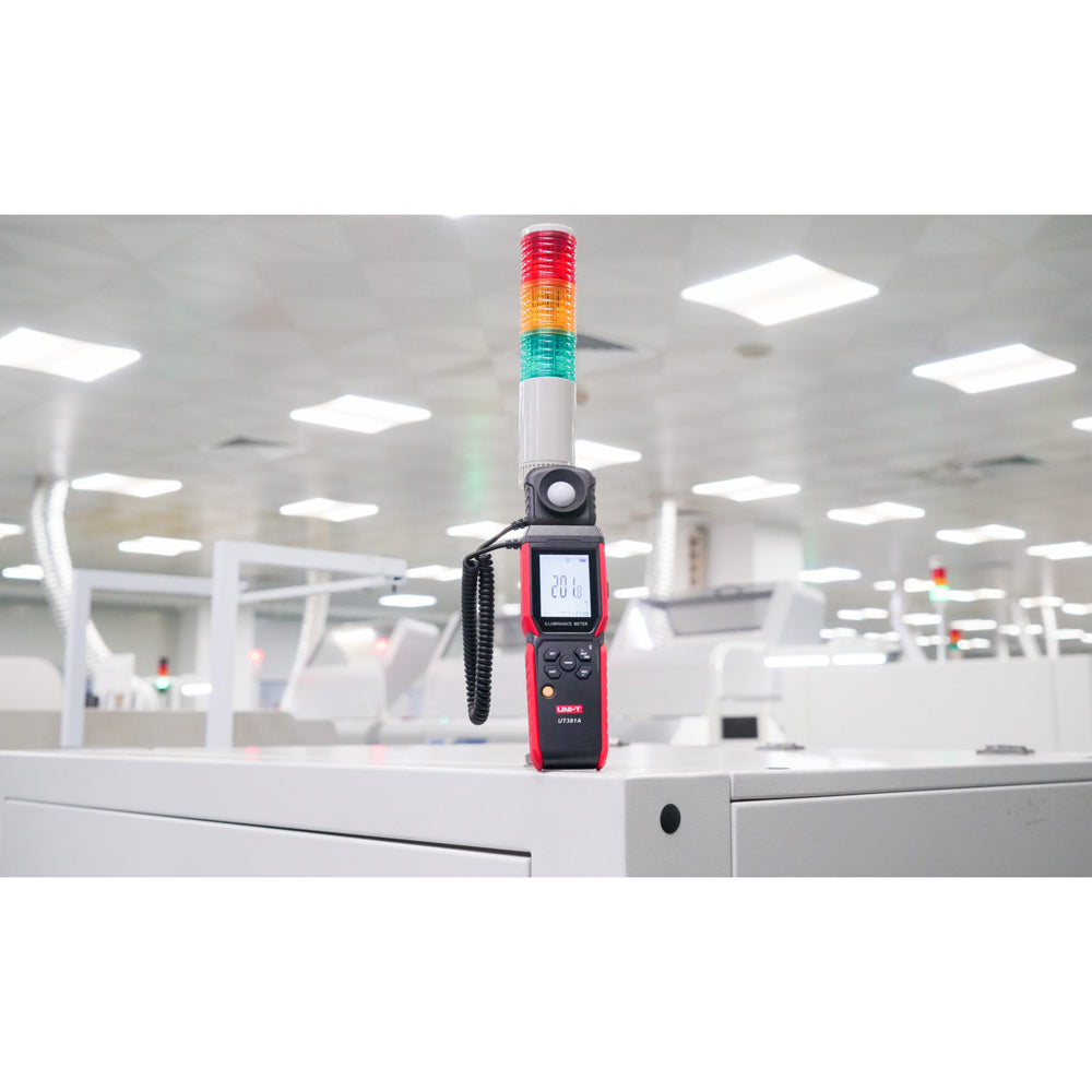 Luxmetr UNI-T UT381A