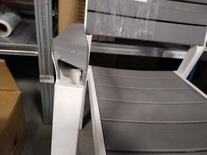 Křeslo zahradní KETER Harmony White/Light Grey - rozbaleno - u pravého madla ulomený kousek plastu