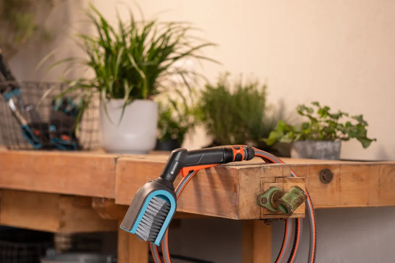 Kartáč na žaluzie GARDENA 18850-20 Cleansystem s přípojkou vody
